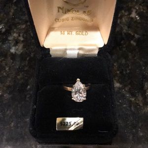NWT 14K Cubic Zirconia pear ring